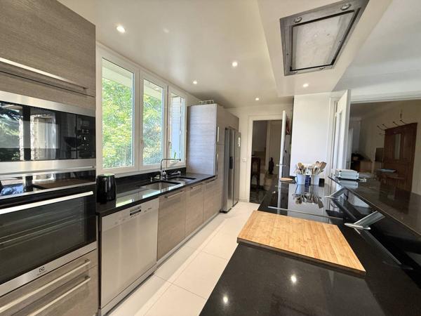 Maison Pontault Combault 7 pièce(s) 151 m2