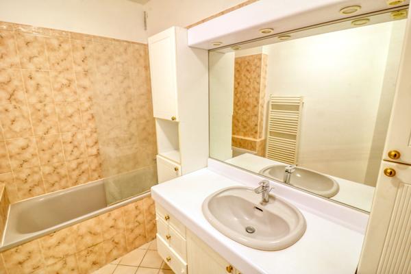 LE PLESSIS-ROBINSON / SCEAUX - Carrefour des Mouilleboeufs - Appartement 4 pièces - 99m²