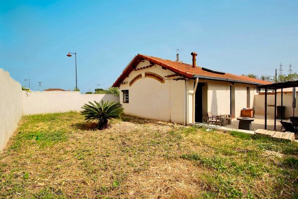 Maison plain-pied de type 3 avec terrasse et grand jardin à vendre à Saint Victoret