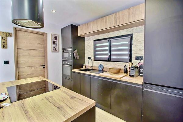 Maison plain-pied de type 3 avec terrasse et grand jardin à vendre à Saint Victoret
