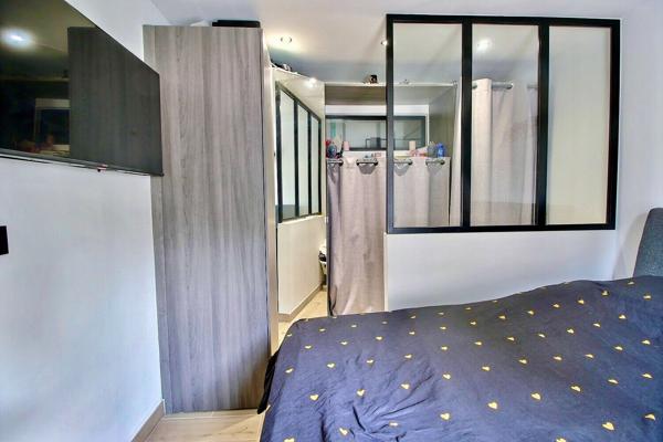 Maison plain-pied de type 3 avec terrasse et grand jardin à vendre à Saint Victoret