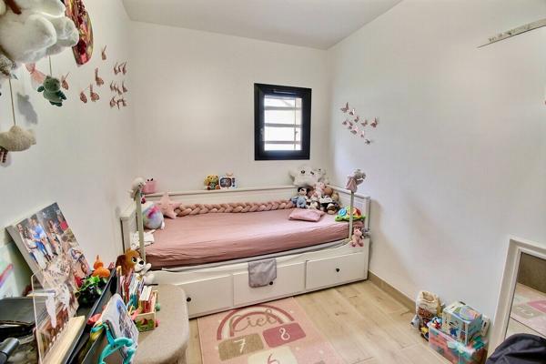 Maison plain-pied de type 3 avec terrasse et grand jardin à vendre à Saint Victoret