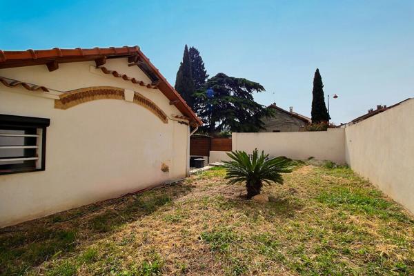 Maison plain-pied de type 3 avec terrasse et grand jardin à vendre à Saint Victoret