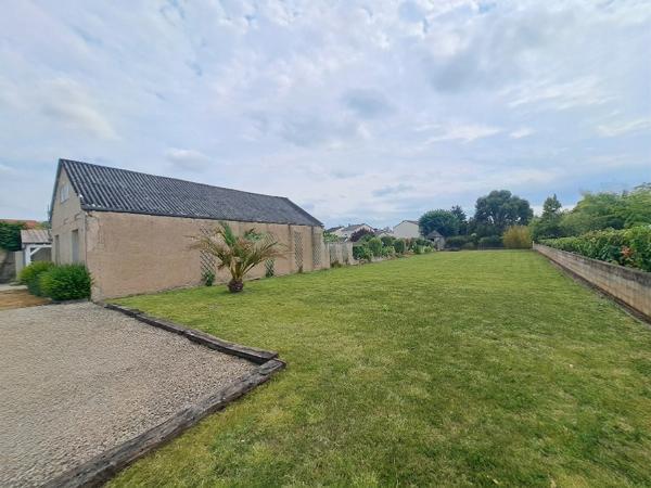 MAISON SPACIEUSE AVEC PISCINE