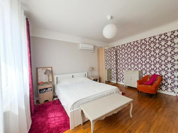 MAISON SPACIEUSE AVEC PISCINE