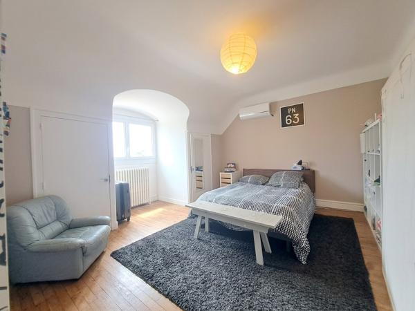MAISON SPACIEUSE AVEC PISCINE