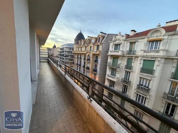 Appartement à louer 3 pièces 59.4m² Nice (06000)