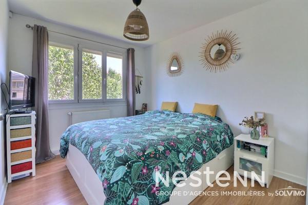 Saint-Priest Centre Ville, Appartement T4, 2 chambres, 100m², double balcon, stationnement et cave