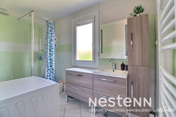 Saint-Priest Centre Ville, Appartement T4, 2 chambres, 100m², double balcon, stationnement et cave