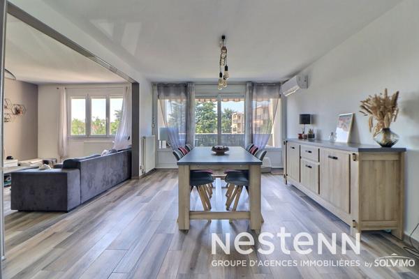 Saint-Priest Centre Ville, Appartement T4, 2 chambres, 100m², double balcon, stationnement et cave