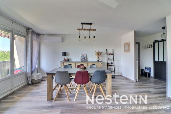 Saint-Priest Centre Ville, Appartement T4, 2 chambres, 100m², double balcon, stationnement et cave