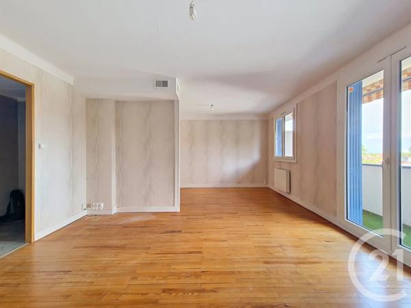 Appartement F3 à vendre  3 pièces - 72,40 m 2   PONT DE CHERUY  - 38