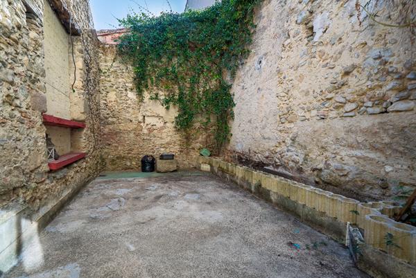 CARCASSONNE ? LIMOUX – SAINT-HILAIRE ? Maison de village T5 145m² avec patio