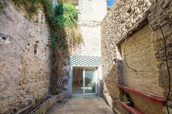 CARCASSONNE ? LIMOUX – SAINT-HILAIRE ? Maison de village T5 145m² avec patio