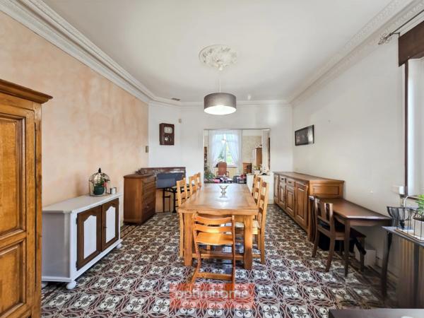 MAISON SEMI PLAIN-PIED 3 CH BUREAU GARAGE JARDIN DEPENDANCES