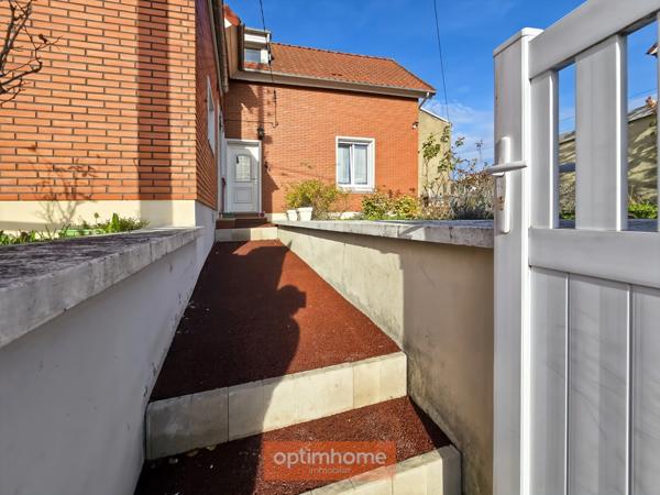 MAISON SEMI PLAIN-PIED 3 CH BUREAU GARAGE JARDIN DEPENDANCES