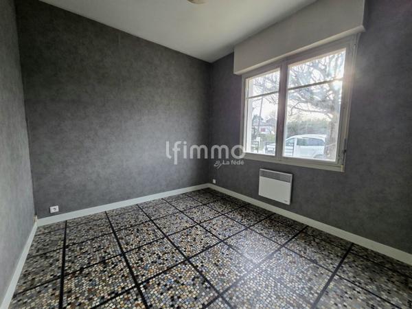 Maison individuelle de plain-pied avec 2 garages