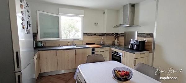 MARCHEPRIME – BEL APPARTEMENT 3 PIÈCES / 2 CHAMBRES AVEC GRAND BALCON