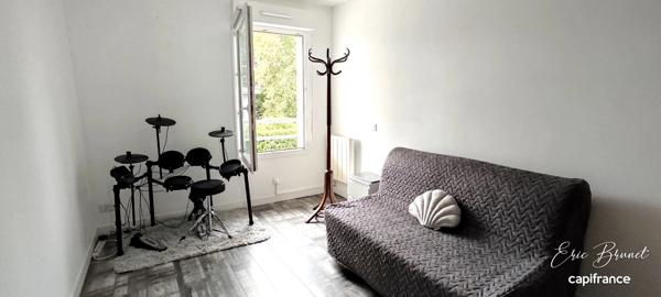 MARCHEPRIME – BEL APPARTEMENT 3 PIÈCES / 2 CHAMBRES AVEC GRAND BALCON