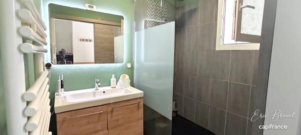 MARCHEPRIME – BEL APPARTEMENT 3 PIÈCES / 2 CHAMBRES AVEC GRAND BALCON