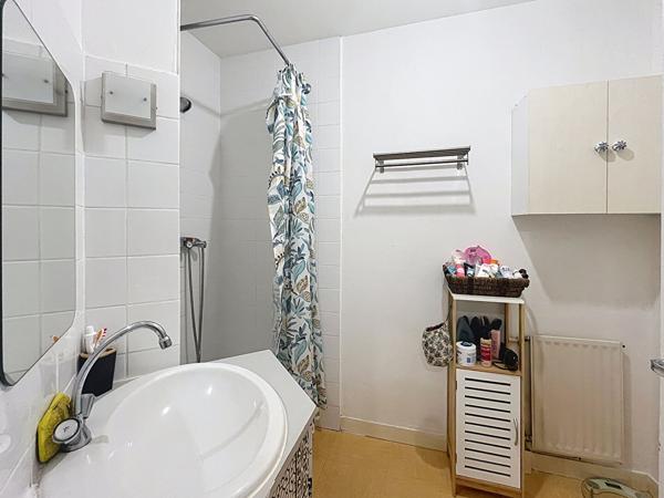 À vendre appartement T2 à Angers proche UCO - libre de locataire !