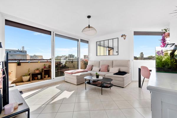 Appartement Saint Germain En Laye 3 pièce(s) 64.70 m2 €281 000 ** - Référence 17703