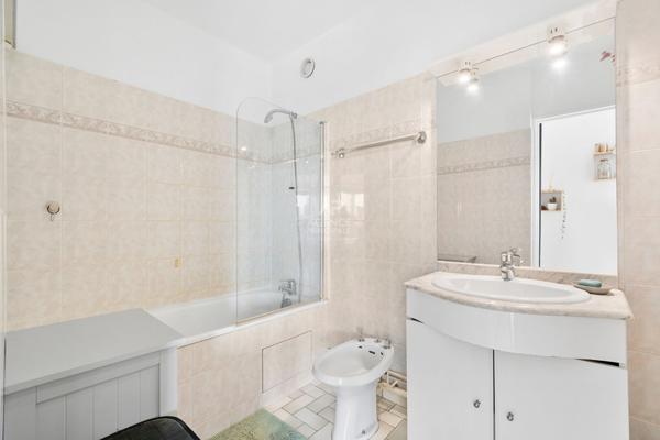 Appartement Saint Germain En Laye 3 pièce(s) 64.70 m2 €281 000 ** - Référence 17703