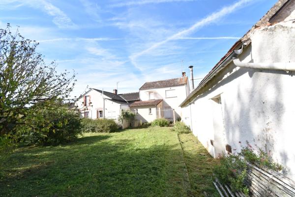 Ensemble de deux maison avec parc de 4000m², à Chaillac (36)