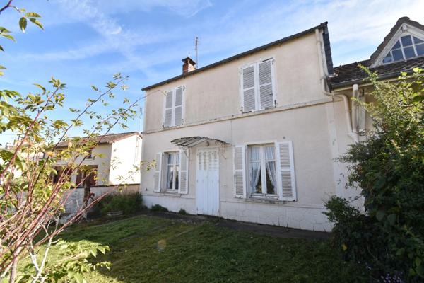 Ensemble de deux maison avec parc de 4000m², à Chaillac (36)