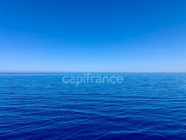 Appartement à vendre 1 pièces CASSIS (13) sur le port avec une absence totale de charges de copropriété