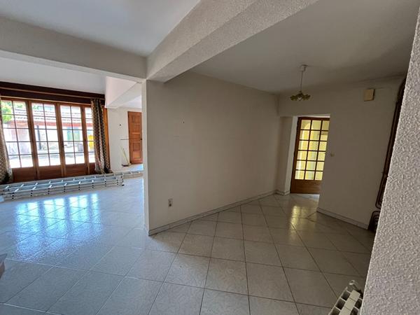 Maison de 160 m2 avec 4 chambres sur une parcelle de terrain de 1432 m2