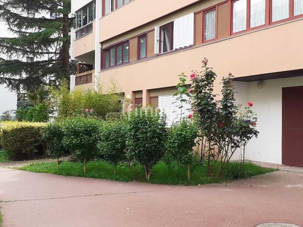 Bel appartement T4 de 89 m2 a Deuil - La - Barre