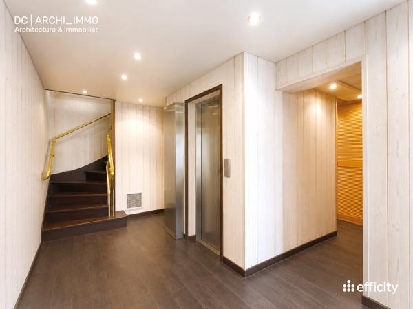 Maison
         5 pièces
        - 172 m² 620 000 € *