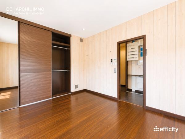 Maison
         5 pièces
        - 172 m² 620 000 € *