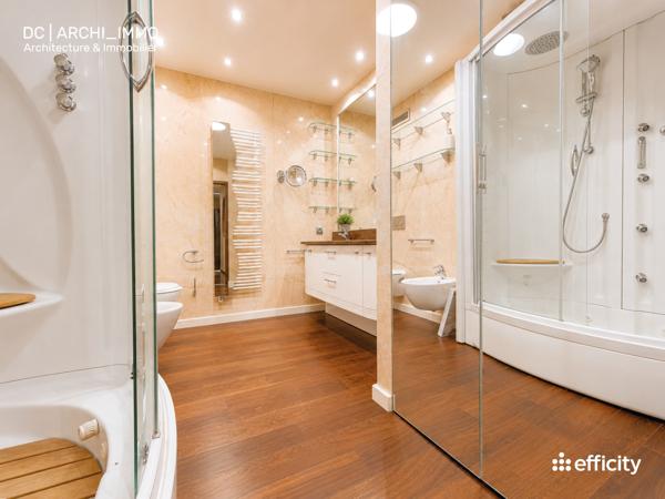 Maison
         5 pièces
        - 172 m² 620 000 € *