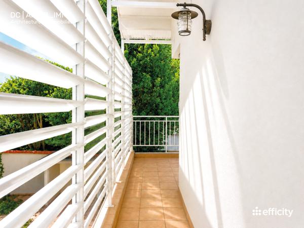 Maison
         5 pièces
        - 172 m² 620 000 € *