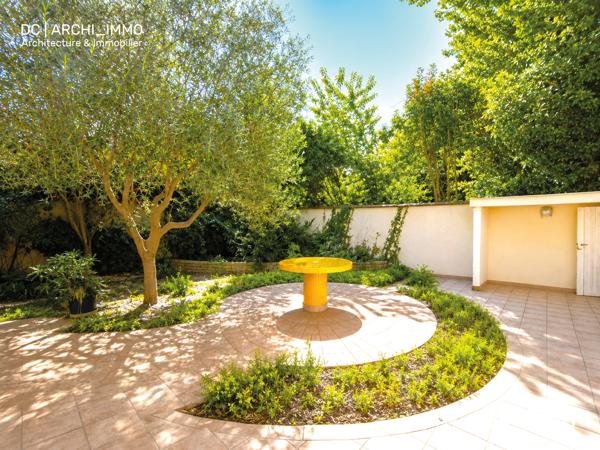 Maison
         5 pièces
        - 172 m² 620 000 € *