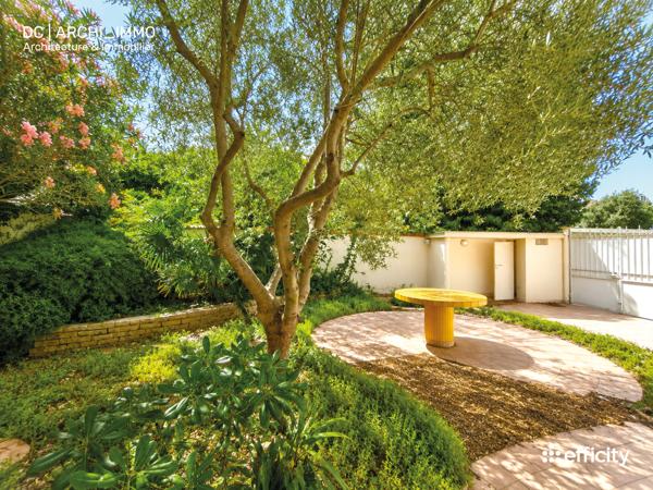 Maison
         5 pièces
        - 172 m² 620 000 € *