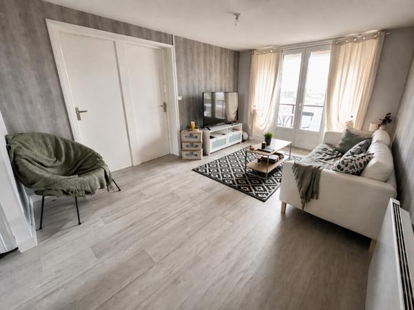 Appartement
         3 pièces
        - 49 m² Exclusivité 74 500 € *