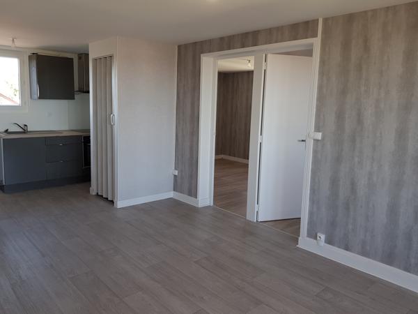 Appartement
         3 pièces
        - 49 m² Exclusivité 74 500 € *