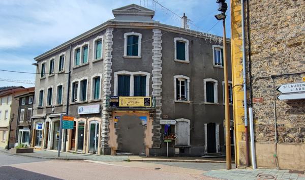 Sainte-Foy-l'Argentière (69610) ensemble immobilier 800 m2