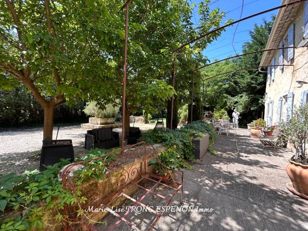 Maison 10 pièces - 273 m²