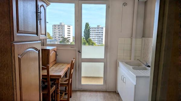 BEL APPARTEMENT 3 PIÈCES AVEC 2 BALCONS PROCHES DE TOUTES COMMODITES