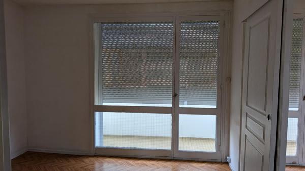 BEL APPARTEMENT 3 PIÈCES AVEC 2 BALCONS PROCHES DE TOUTES COMMODITES
