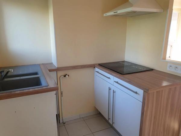 Appartement à louer 4 pièces 58.82m²