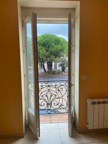 APPARTEMENT 2 PIECES A LOUER - BEDARIEUX QUARTIER GARE - 400 € CC