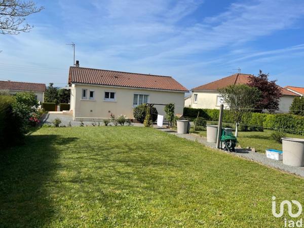 Maison 4 pièces de 96 m² à Pouzauges (85700)