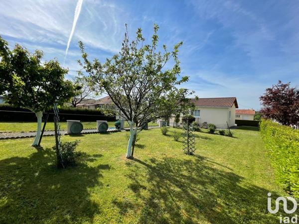 Maison 4 pièces de 96 m² à Pouzauges (85700)