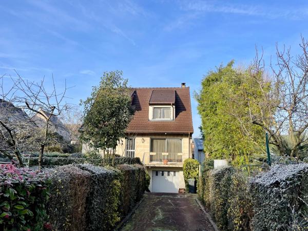 MAISON INDIVIDUELLE  A  ATHIS-MONS DE 116M² HABITABLE ET 125 M² AU SOL AVEC VUE IMPRENABLE SUR LA SEINE