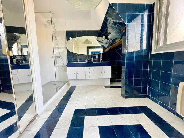 MAISON INDIVIDUELLE  A  ATHIS-MONS DE 116M² HABITABLE ET 125 M² AU SOL AVEC VUE IMPRENABLE SUR LA SEINE